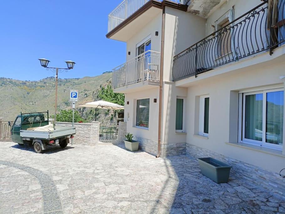 Апартаменти Stanza Mylai Etna View Кастельмола Екстер'єр фото